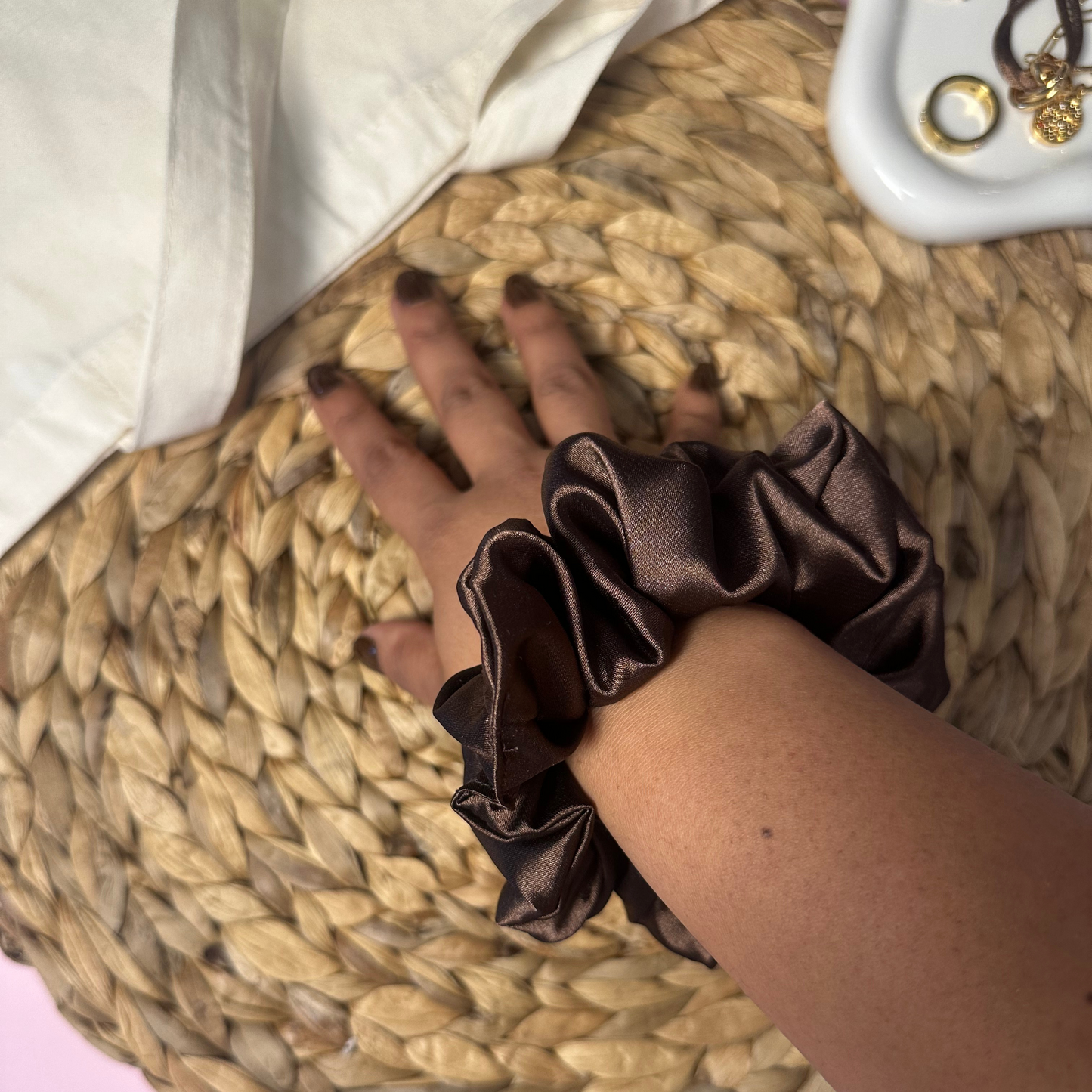 Classic Scrunchie | Midnight Mocha