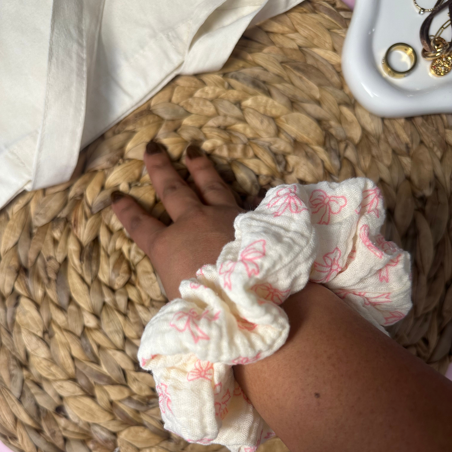 Classic Scrunchie | Pink Bows