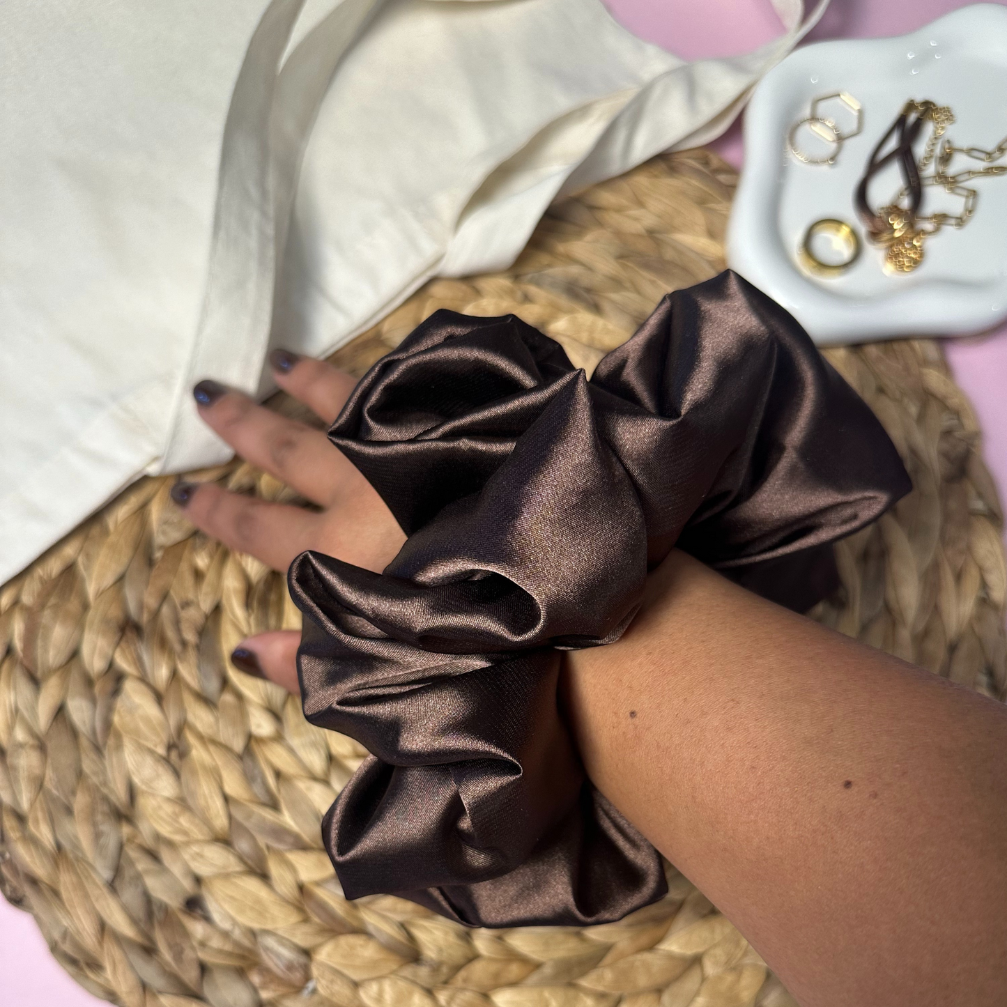 Cloud Scrunchie | Midnight Mocha