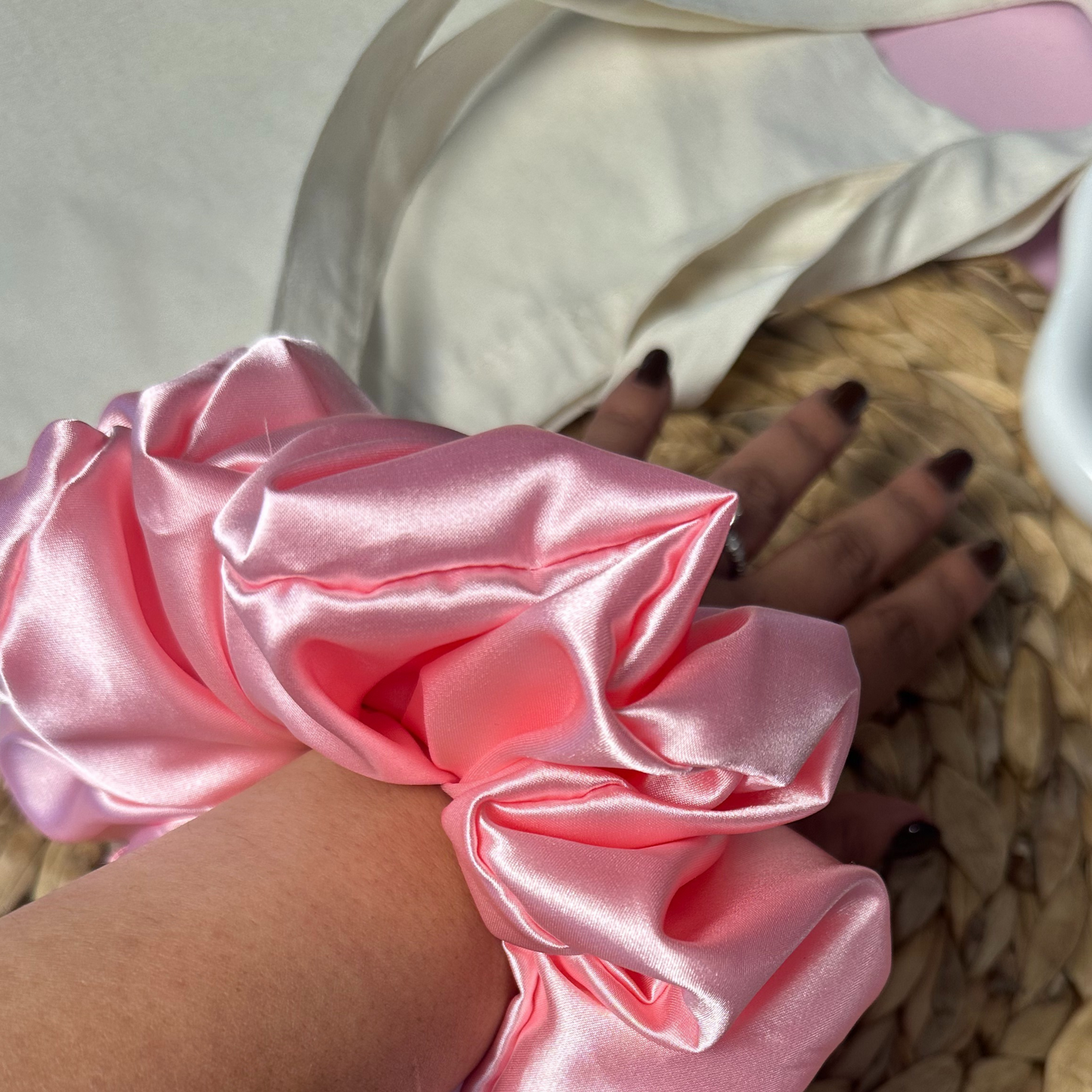 Cloud Scrunchie | Pink Champagne